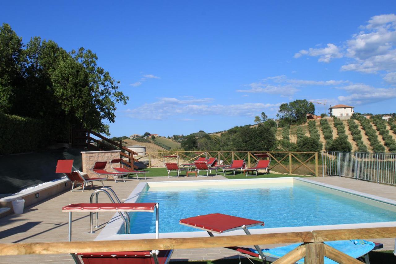 Country-House Pecora Nera Guest House Mosciano SantʼAngelo Exterior foto
