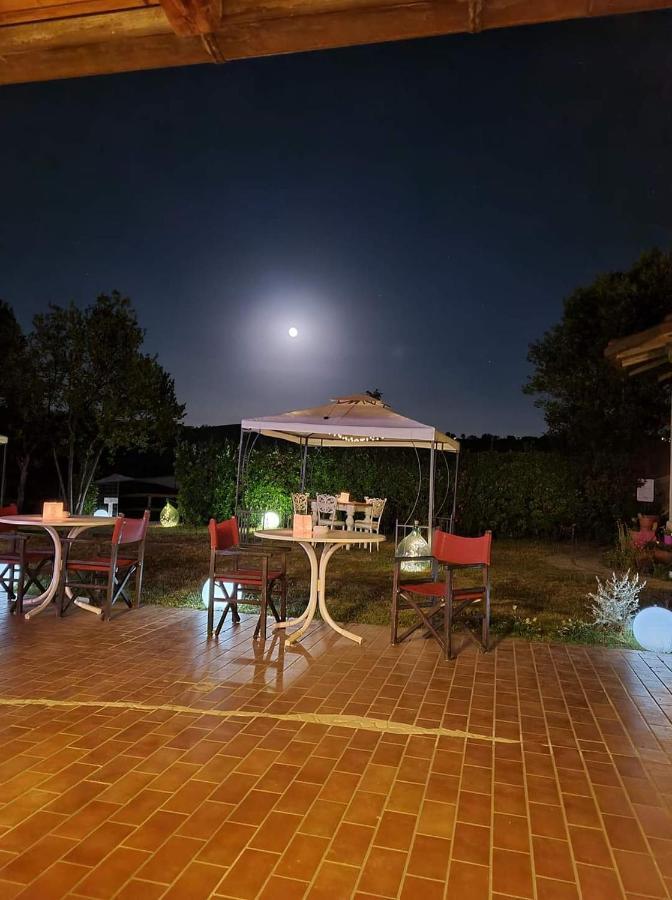 Country-House Pecora Nera Guest House Mosciano SantʼAngelo Exterior foto