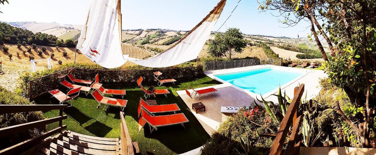 Country-House Pecora Nera Guest House Mosciano SantʼAngelo Exterior foto
