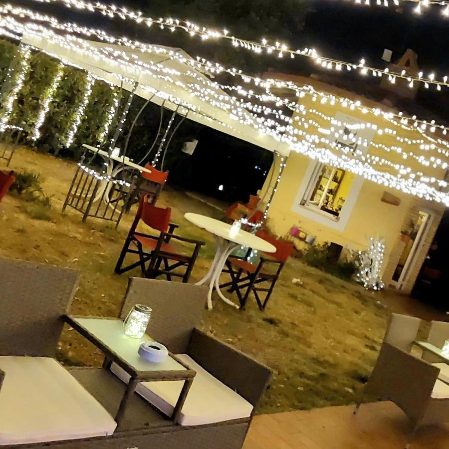 Country-House Pecora Nera Guest House Mosciano SantʼAngelo Exterior foto