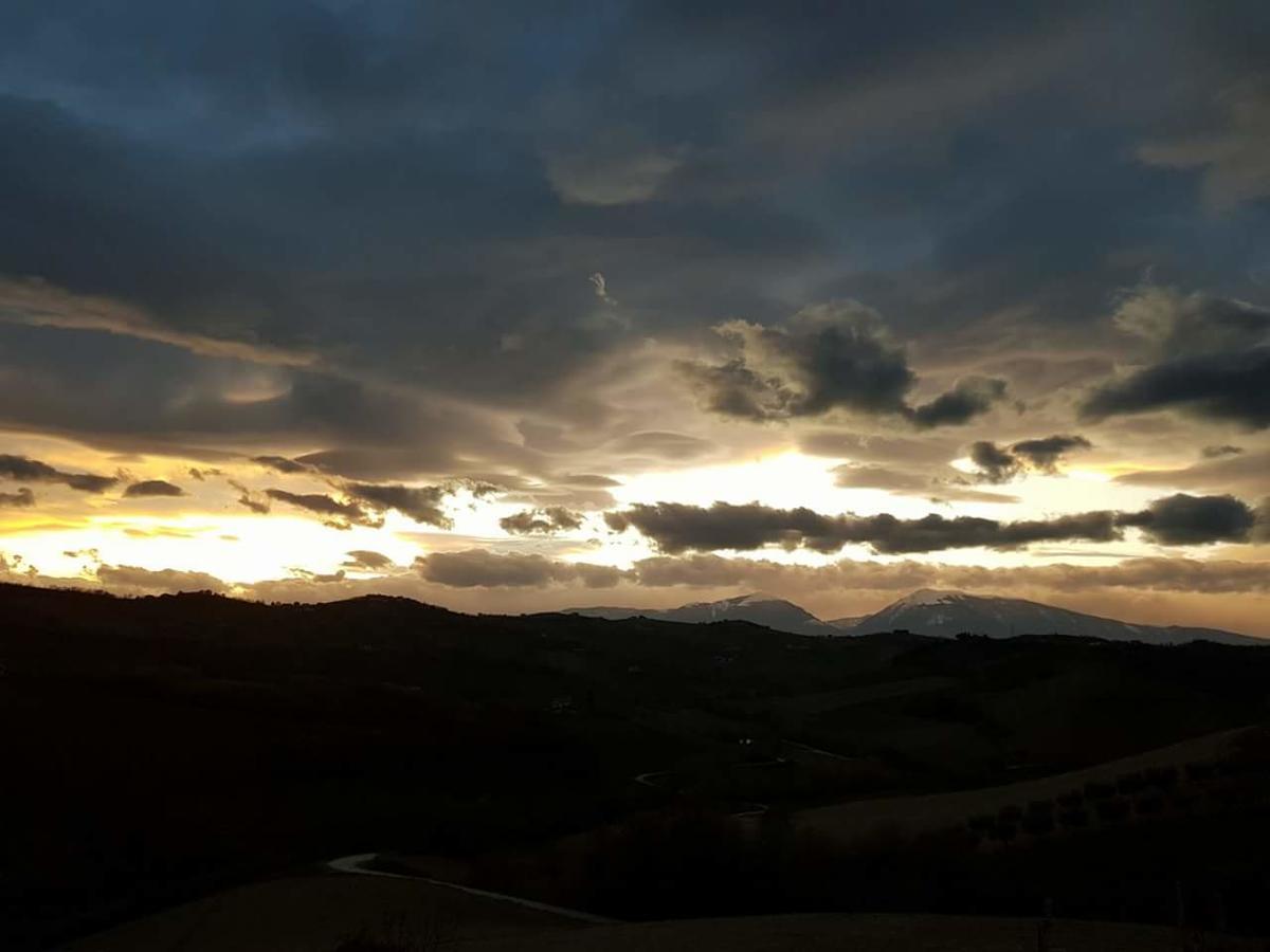 Country-House Pecora Nera Guest House Mosciano SantʼAngelo Exterior foto